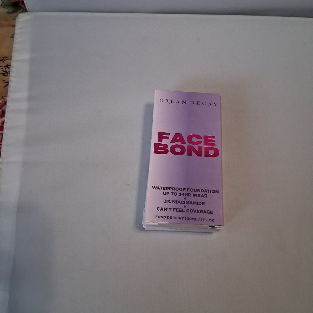 URBAN DECAY FACE BOND SELF-SETTING WATERPROOF FOUNDATION Medium Neutral #22